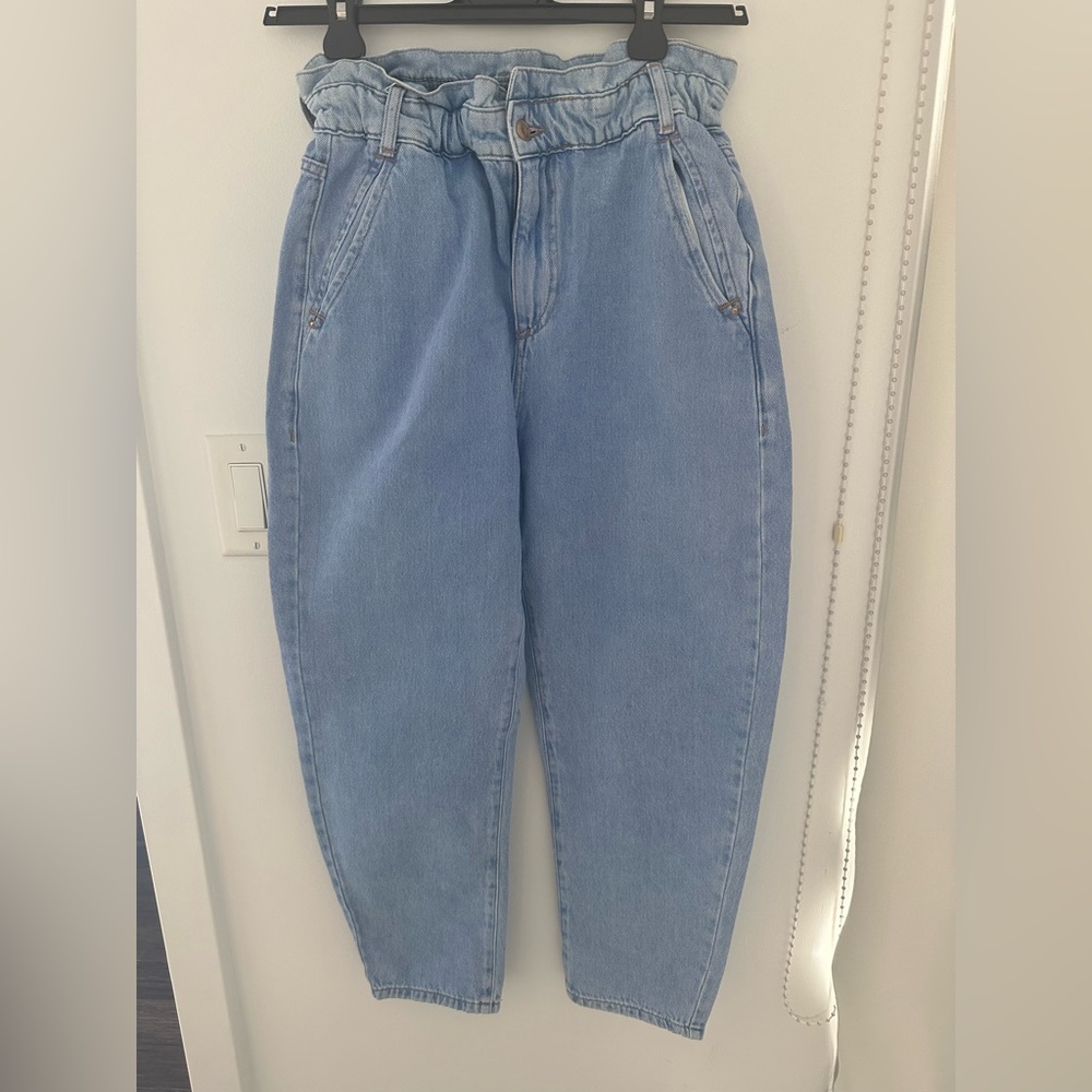 Zara Baggy Mom Jeans. Perfect condition. Size: 4